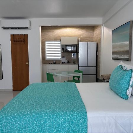 Posada Centric Studio Isla Verde San Juan Bagian luar foto