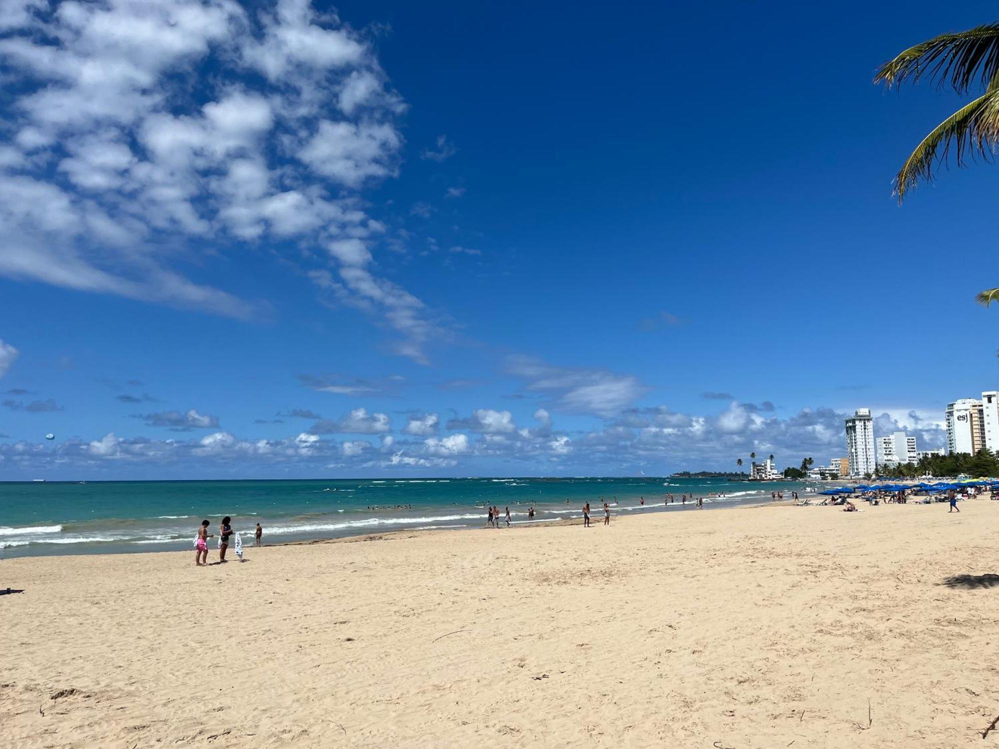 Posada Centric Studio Isla Verde San Juan Bagian luar foto
